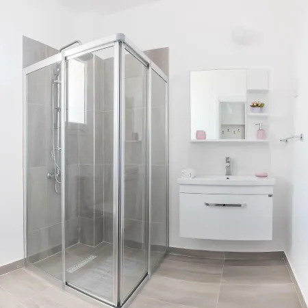 Apartament Lovely With Sea View